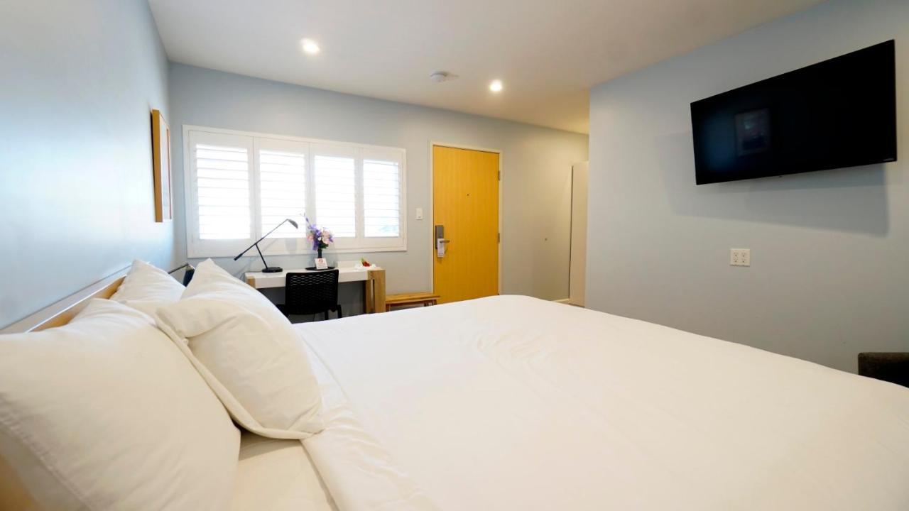 El Royale Gardens Near Universal Studios Hotel 4*